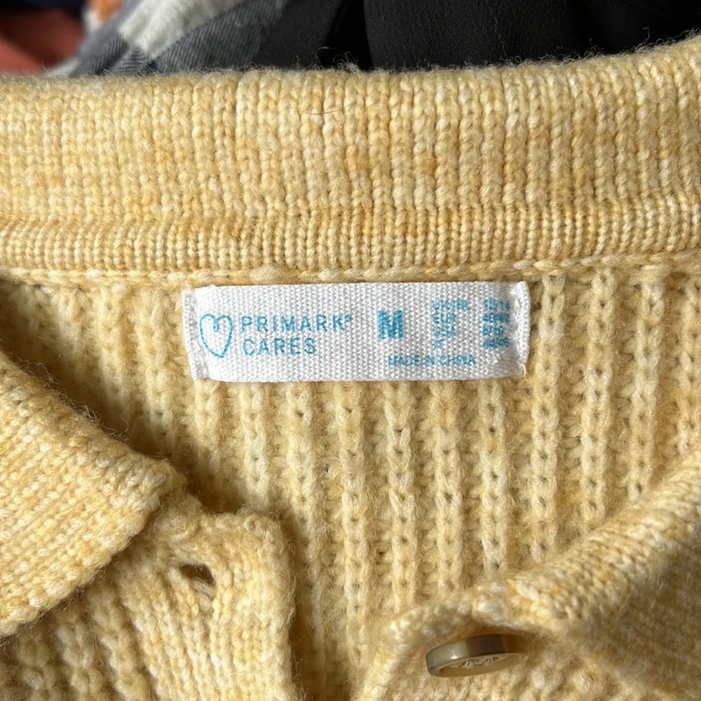 Yellow Button Up ☀️ - Picture 2 of 3